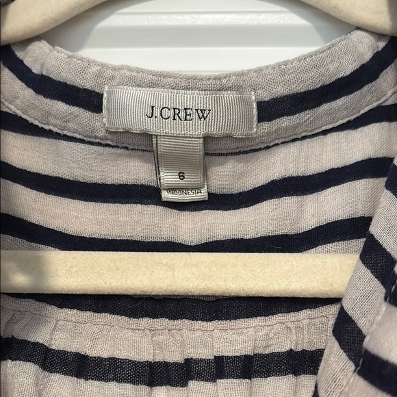 $5/25! Add 5 to bundle to get for $25 J. Crew Sleeveless Blouse Collar - Picture 2 of 4